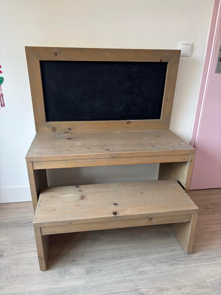Steigerhouten bureau met krijtbord voor kinderen, Huis en Inrichting, Ophalen, Gebruikt