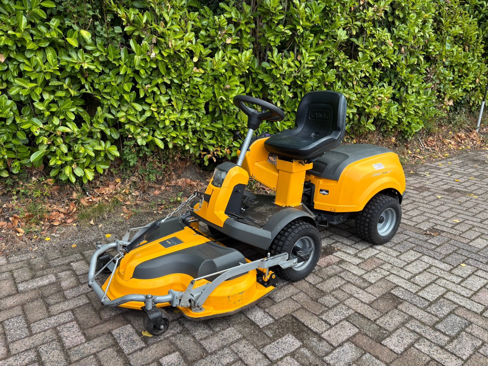 Stiga Park 520 P zitmaaier frontmaaier stuurbekracht. 100cm, Tuin en Terras, Zitmaaiers, Ophalen, Gebruikt, Stiga, Versnellingen