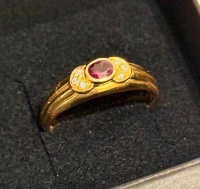 18 karaat gouden ring met natuurlijke diamanten en robijn!, 20 of groter, Ophalen of Verzenden, Met edelsteen, Dame