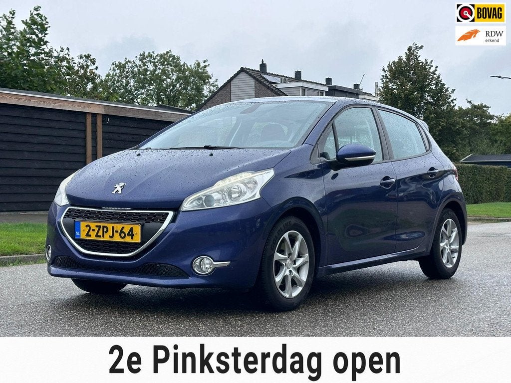 Peugeot 208 1.2 VTi Allure 5DR*Navigatie*Pano*Stoelverwarmin, Voorwielaandrijving, Euro 5, Gebruikt, 31 €/maand