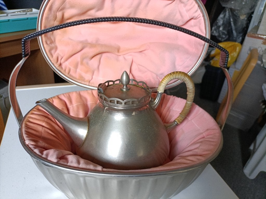 Vintage theemuts met antieke Theepot, Antiek en Kunst, Antiek | Tin, Ophalen of Verzenden