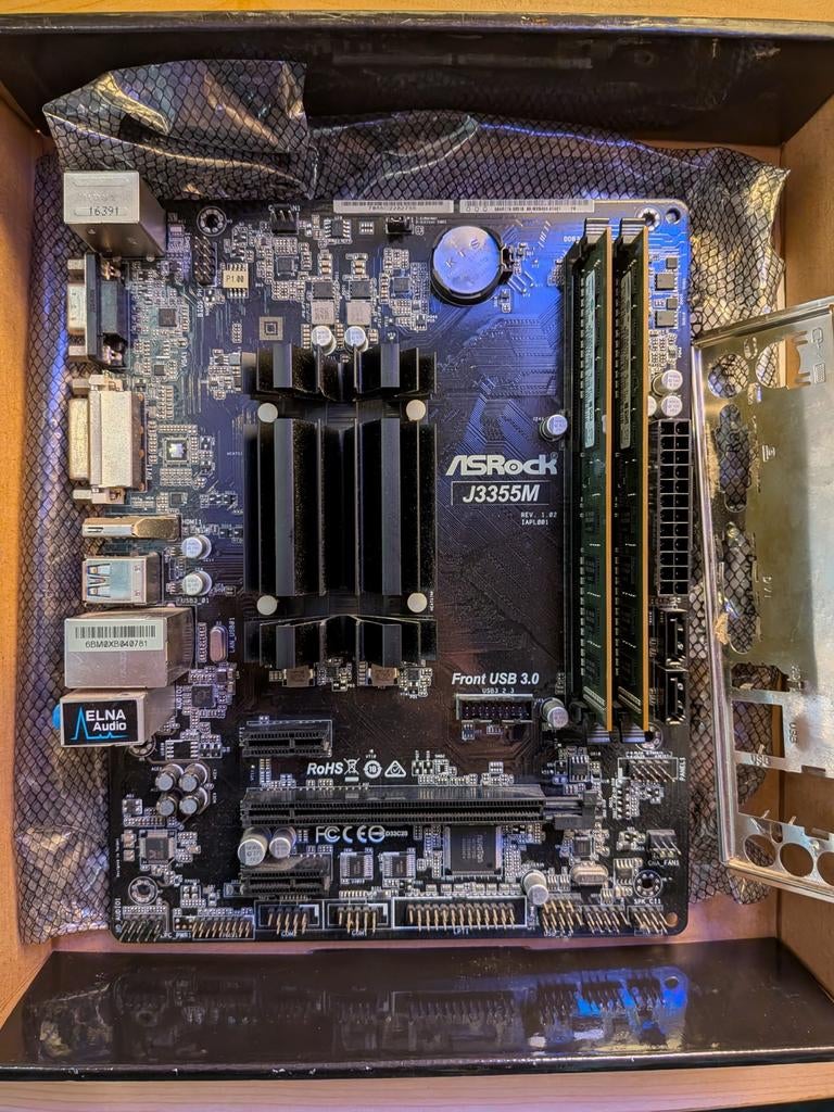 ASRock J3355M moederbord, Ophalen of Verzenden, Zo goed als nieuw, DDR3