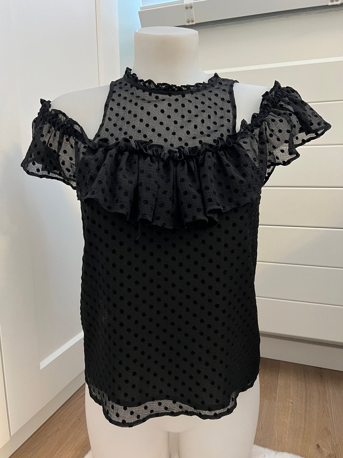 Zwarte blouse met open schouders/koton/maat 34, Zwart, Ophalen of Verzenden, Zo goed als nieuw, Lange mouw