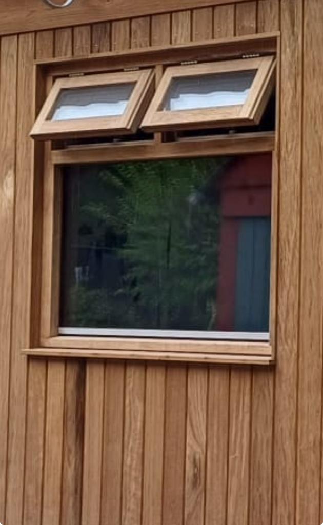 Nieuw Raamkozijn thermo fraké 1460x1290mm, Doe-het-zelf en Verbouw, Raamkozijn, Zo goed als nieuw, Inclusief glas, 75 tot 150 cm