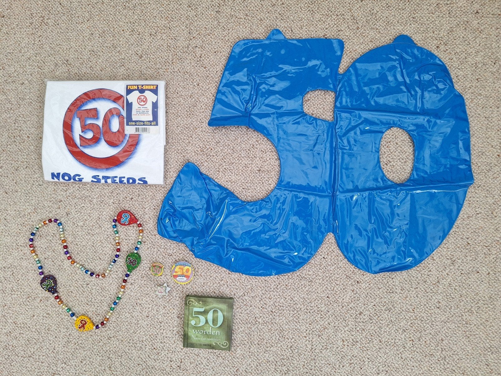 50 Jaar Feestpakket: T-shirt, Ketting, Speldjes, Opblaascijf, Ophalen of Verzenden, Versiering, Abraham of Sarah