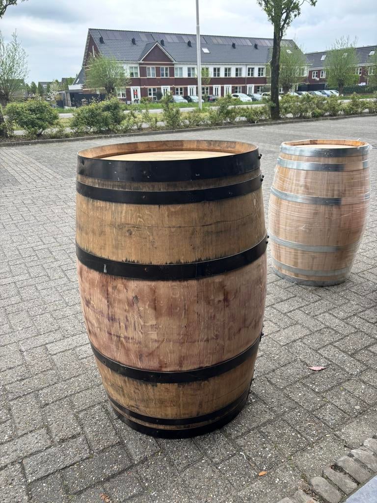 Houten regenton/ wijnvat met zwarte banden, Tuin en Terras, Regentonnen, Ophalen, 150 liter of meer, Zo goed als nieuw, Bb