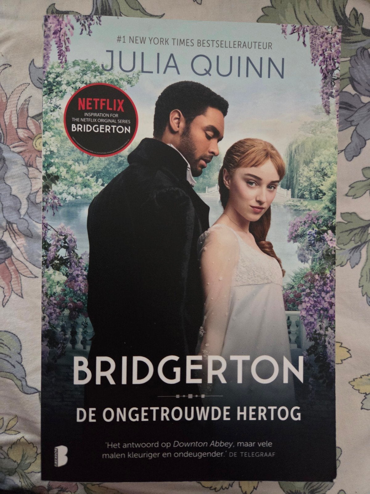 Bridgerton: De Ongetrouwde Hertog - Julia Quinn, Ophalen of Verzenden, Zo goed als nieuw, Julia Quinn, Nederland