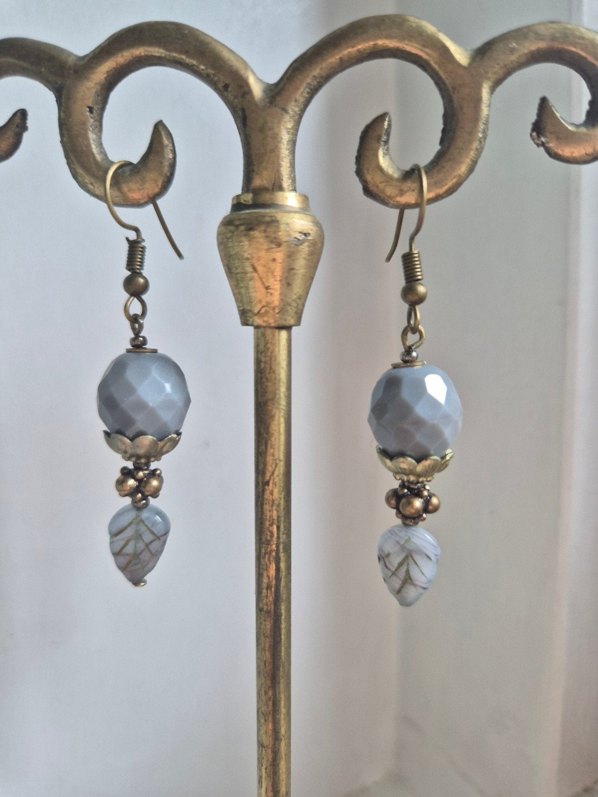 Mooie oorbellen met blaadjes., Sieraden, Tassen en Uiterlijk, Oorbellen, Hangers, Nieuw, Ophalen of Verzenden, Glas