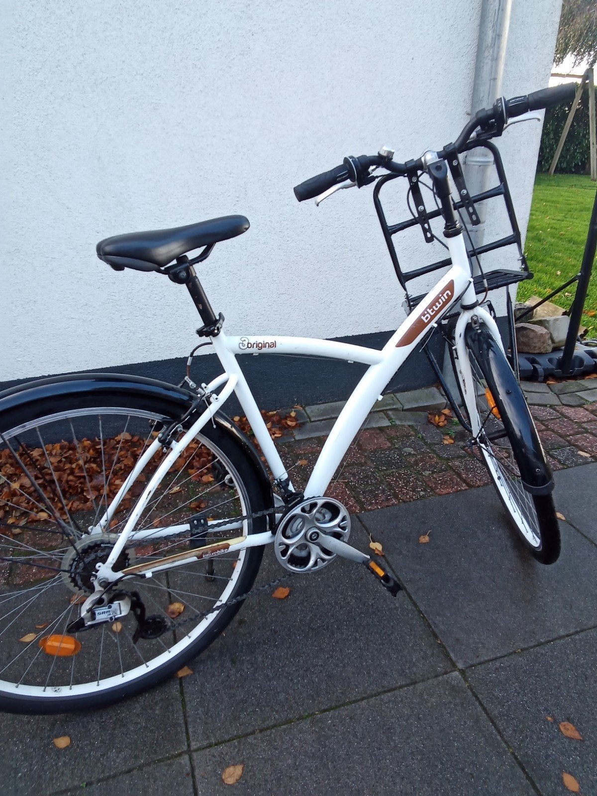 Mooie witte fiets met voordrager, Gebruikt, Velgrem, Versnellingen, 50 tot 53 cm