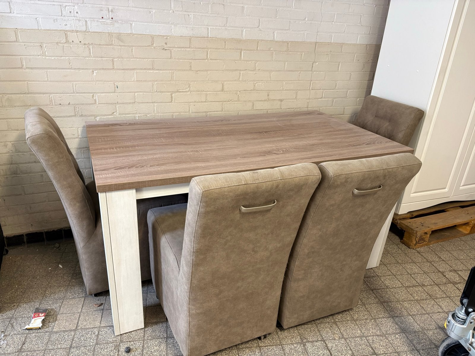 Elegante eettafel met 4 stoelen, Huis en Inrichting, Ophalen, 100 tot 150 cm, 50 tot 100 cm, Zo goed als nieuw