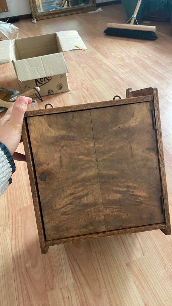 Klein wandkastje, Ophalen, Zo goed als nieuw, Rechthoekig, Hout