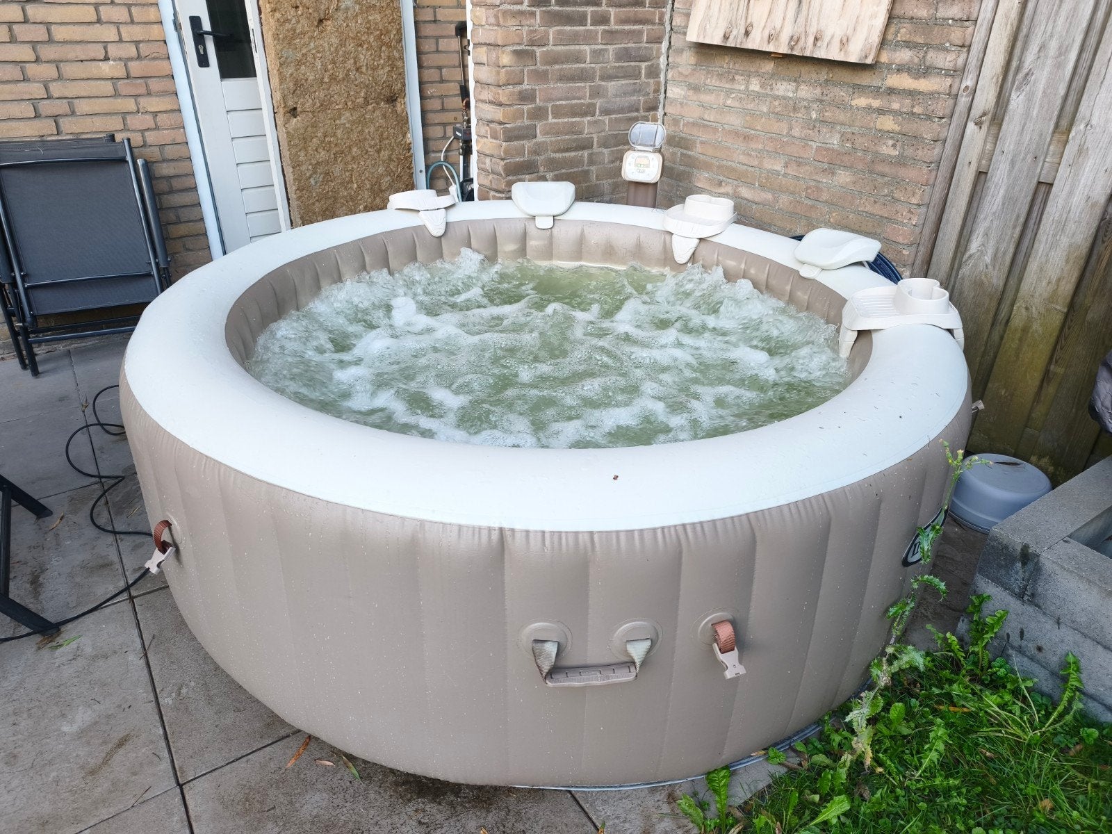 Intex PureSpa 4 persoons met veel extra's, Ophalen, Gebruikt, Minder dan 80 cm, Opblaaszwembad