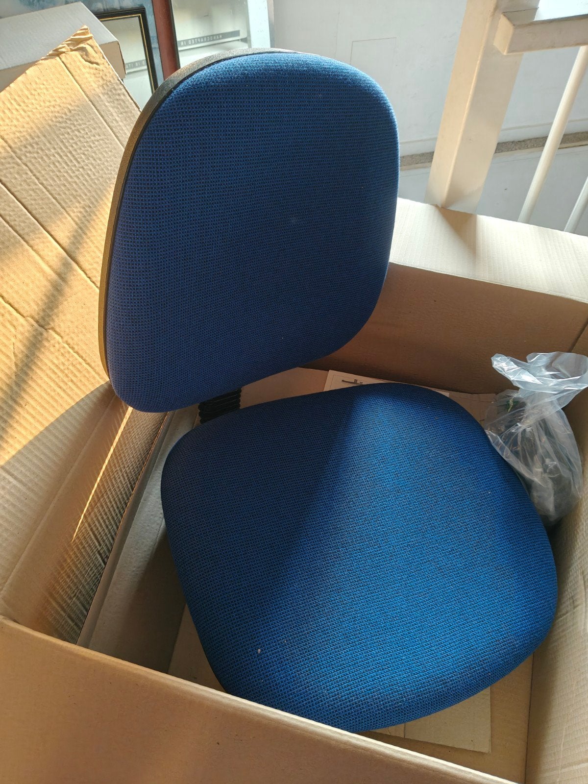 Nieuwe blauwe bureaustoel zonder armleuningen, Ophalen, Nieuw, Blauw, Bureaustoel