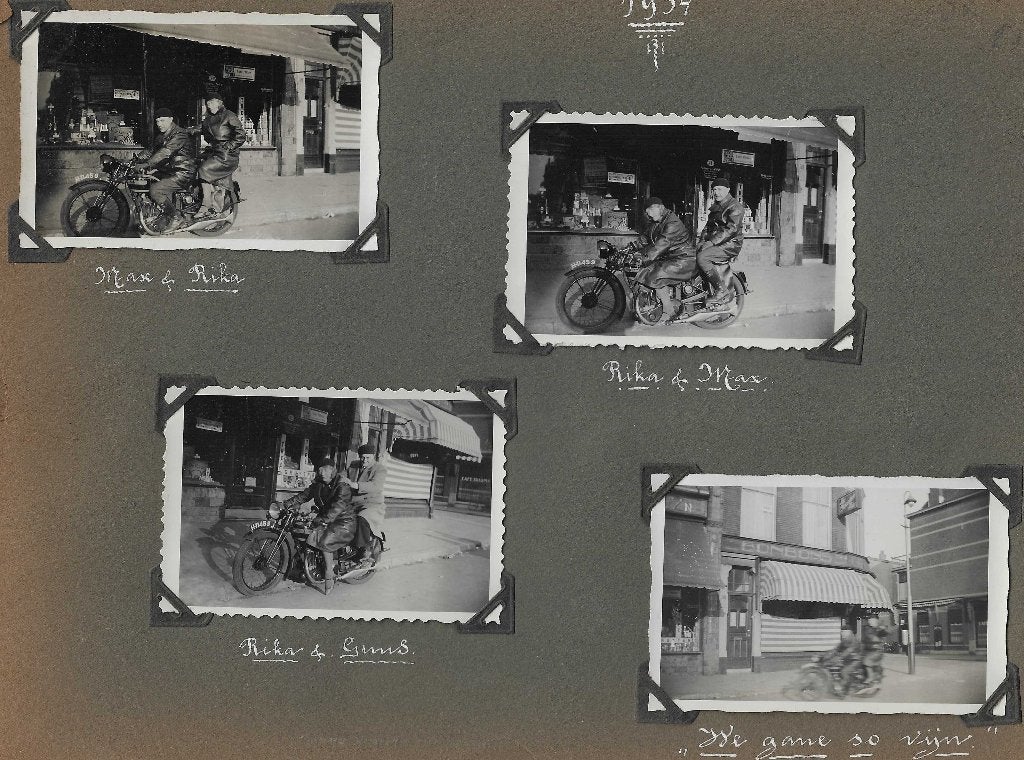Den Haag Max & Rika op de Motor 1934 voor De Gruyter winkel, Antiek en Kunst, Ophalen of Verzenden, Foto, Fotografie, Handgemaakt