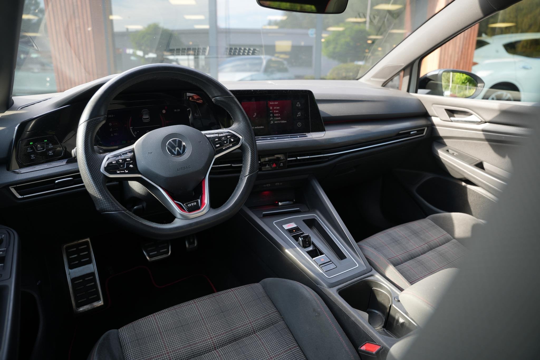 Volkswagen Golf 2.0 TSI GTI Panoramadak IQ Light Stuurverw., Auto's, Euro 6, 4 cilinders, 1984 cc, Wit