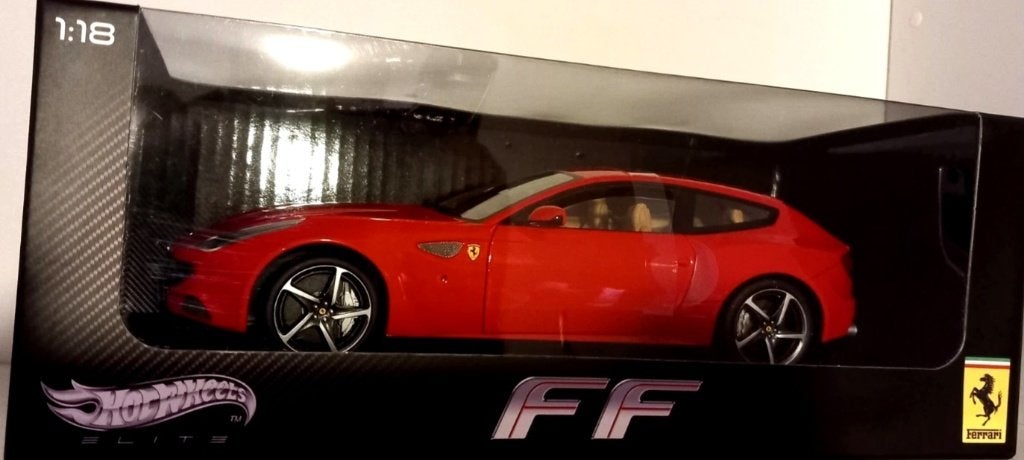 1/18 Ferrari FF 2+2 V12 Rosso Corsa 2011 Hotwheels Elite, Hobby en Vrije tijd, Modelauto's | 1:18, Ophalen of Verzenden, Nieuw
