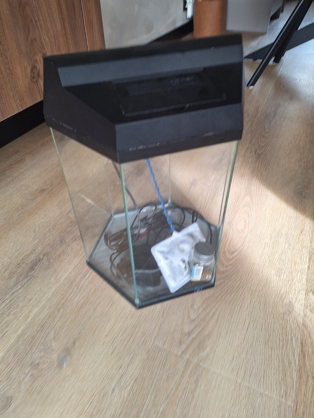 Aquarium Hexagon met toebehoren, Dieren en Toebehoren, Ophalen of Verzenden, Zo goed als nieuw, Leeg aquarium