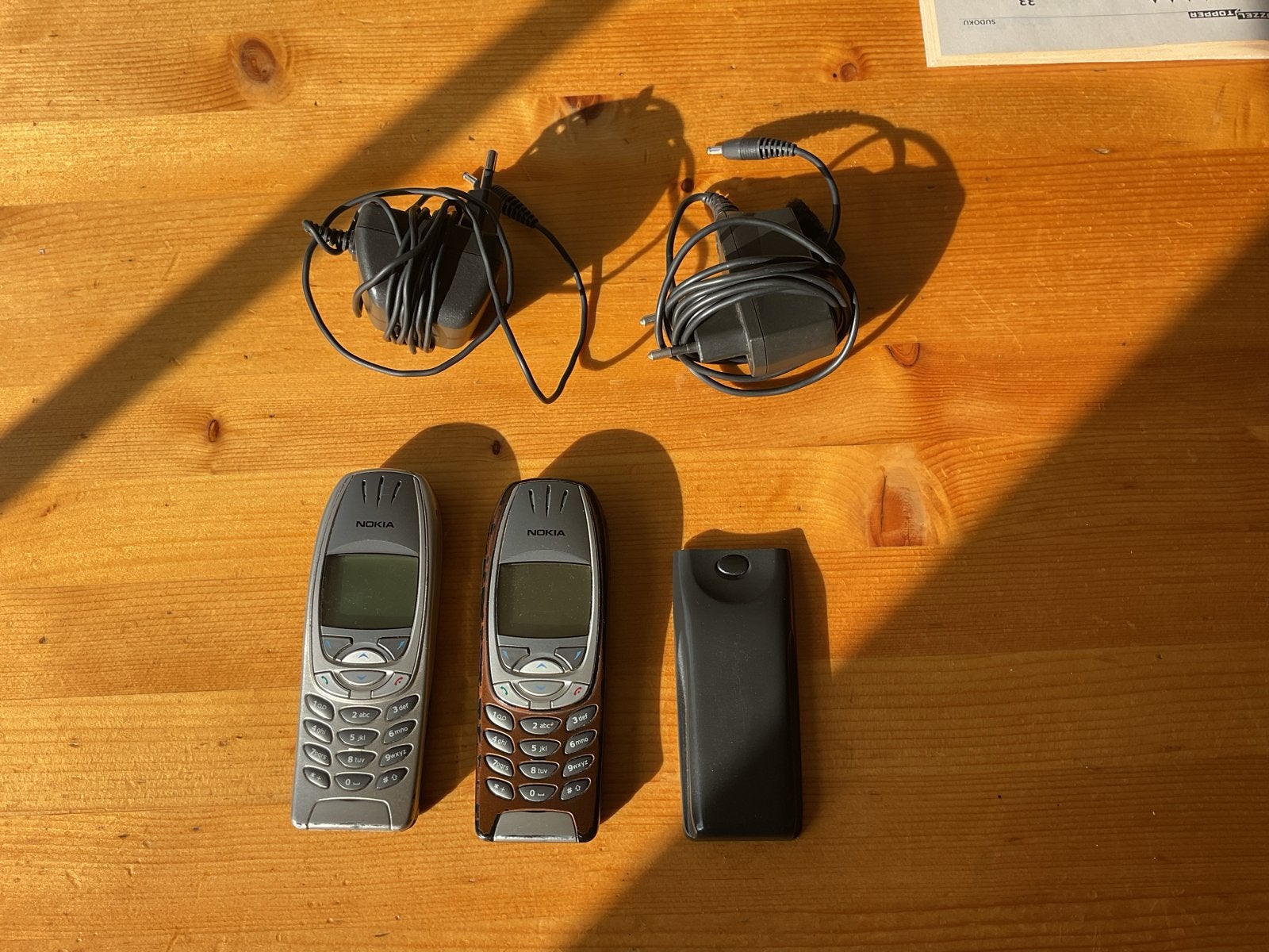 2 Nokia  6310 telefoons met opladers, Telecommunicatie, Mobiele telefoons | Nokia, Ophalen, Gebruikt, Overige kleuren, Geen camera