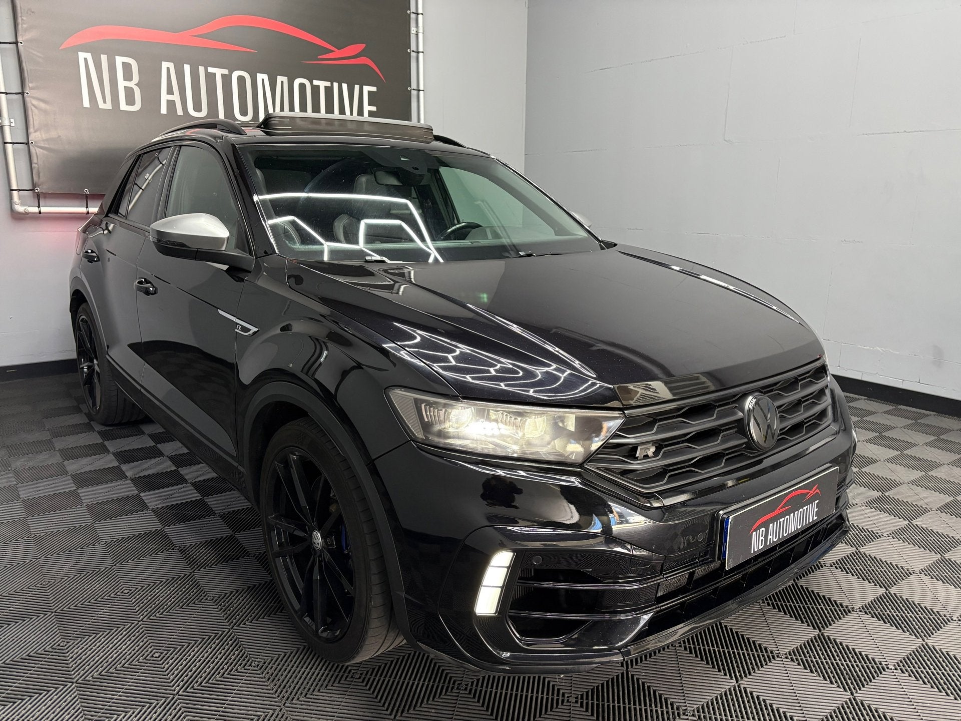 Volkswagen T-Roc 2.0 TSI 4Motion R, Auto's, Gebruikt, 4 cilinders, 1984 cc, Zwart