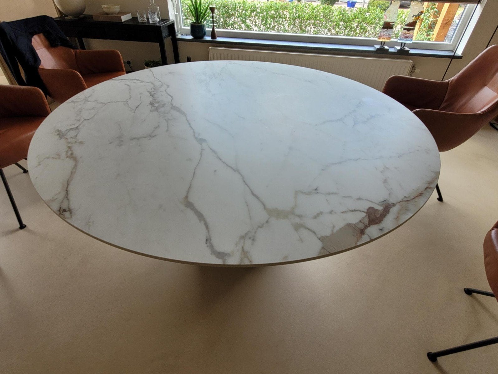 Foto 3 van Ronde eettafel met keramiek blad van Table du Sud