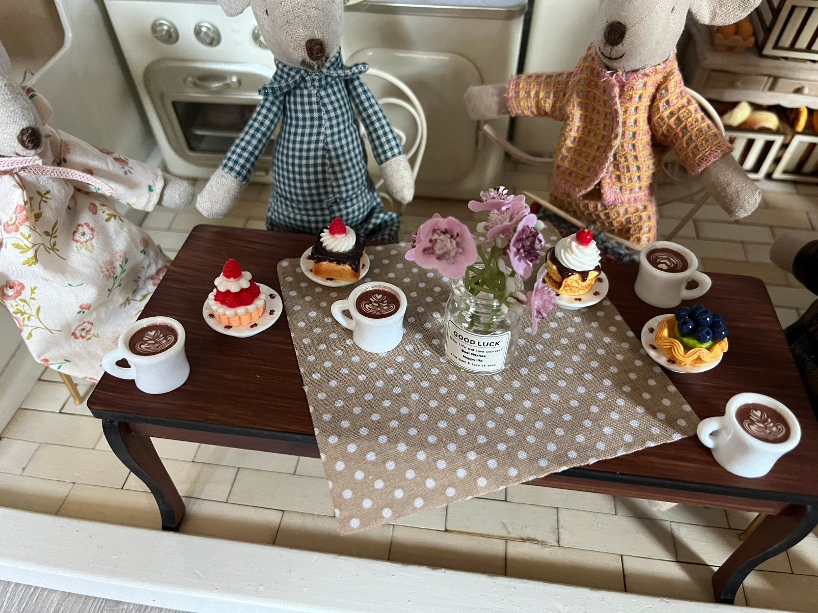 4 luxe gebakjes poppenhuis incl verzenden, Ophalen, Zo goed als nieuw, Poppenhuis