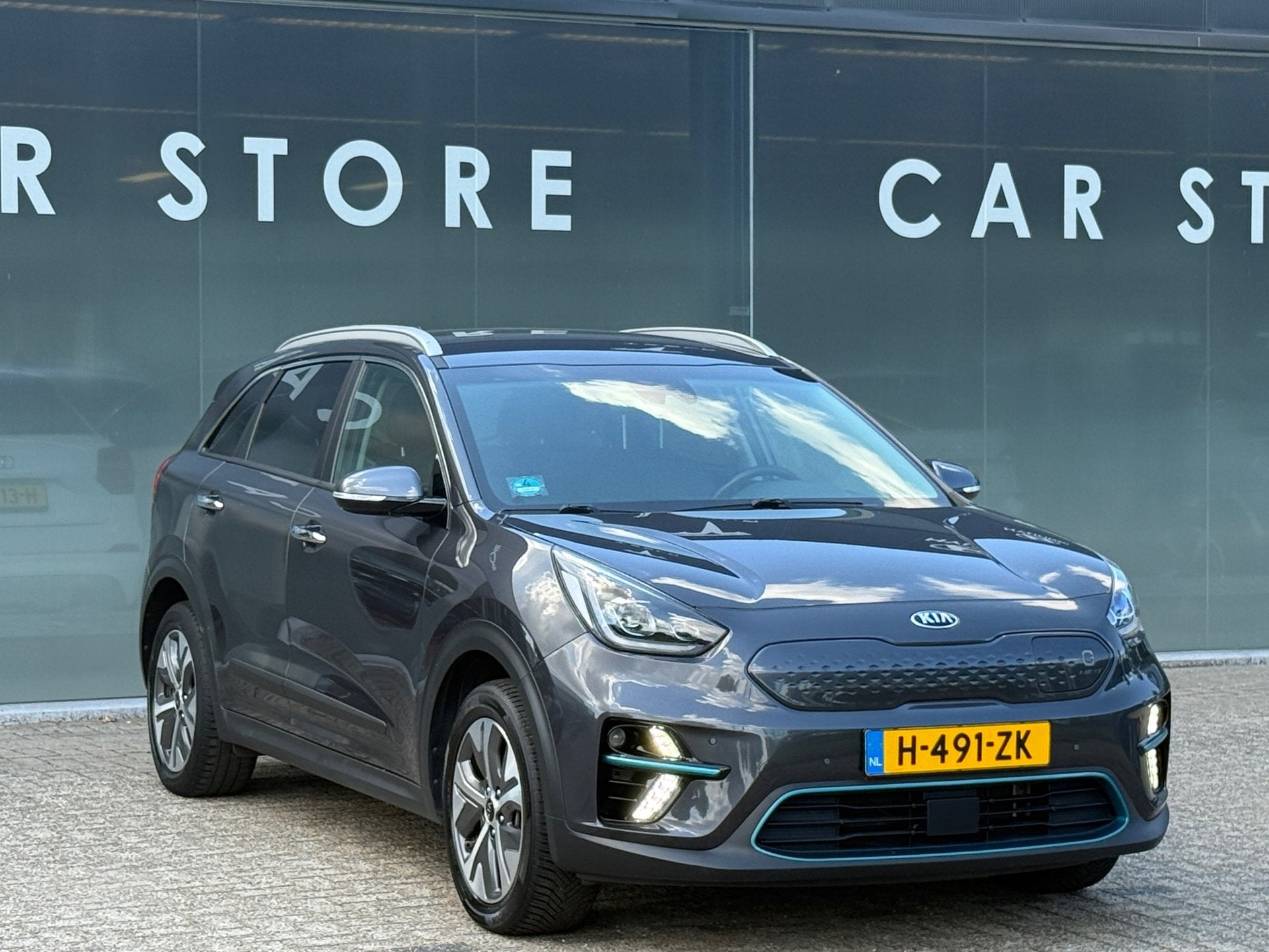 Kia E-Niro ExecutiveLine 64 kWh 100% SOH WARMTEPOMP, Auto's, Kia, Dealer onderhouden, Gebruikt, Zwart, 1712 kg