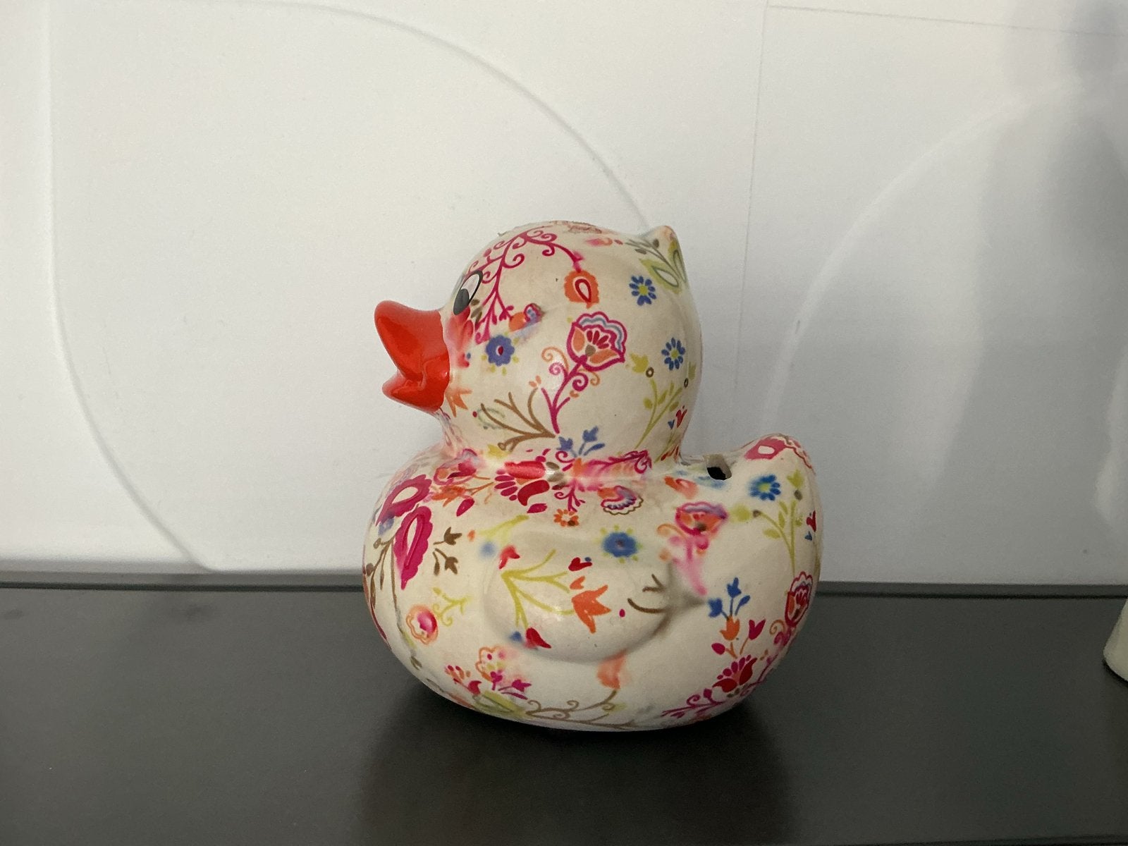 Decoratieve spaarpot in de vorm van een eend, Verzamelen, Ophalen of Verzenden, Gebruikt, Steen, Aardewerk of Keramiek, Dier