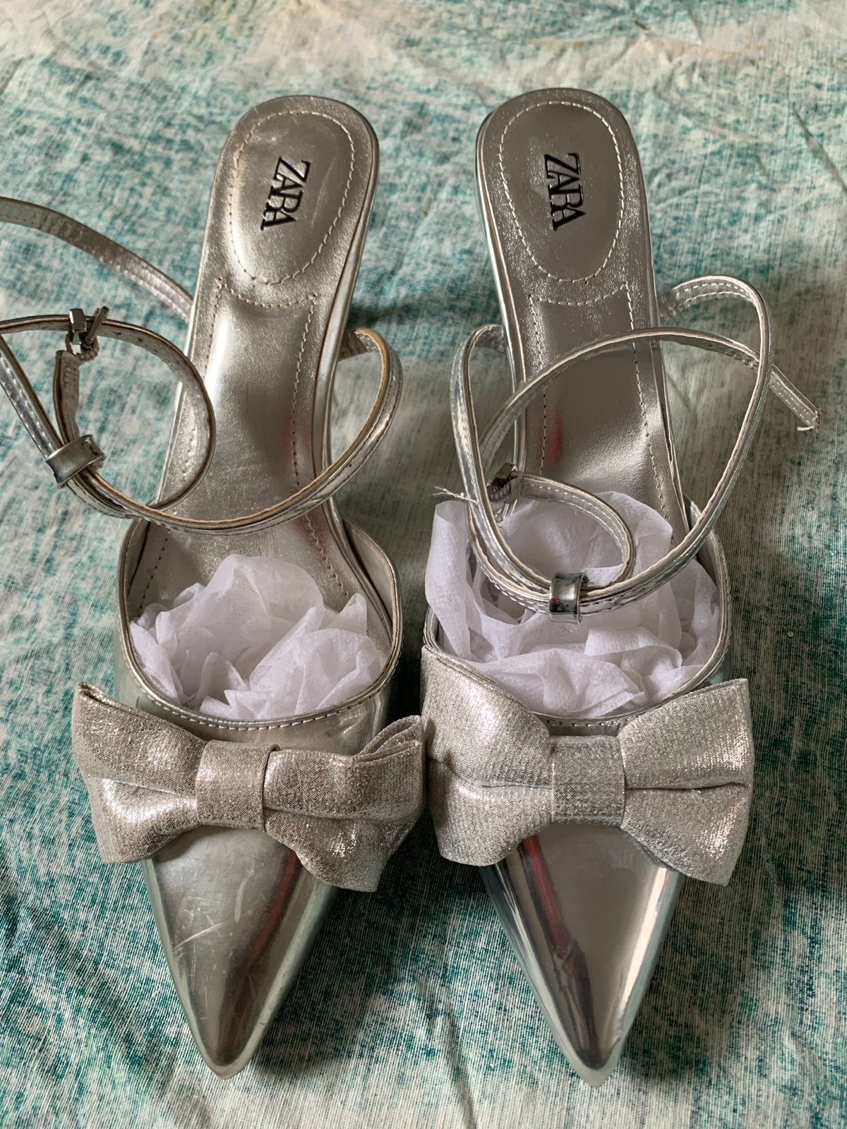 Nieuwe Zara hakken voor dames - Maat 42, Kleding | Dames, Schoenen, Ophalen of Verzenden, Nieuw, Overige kleuren, Pumps