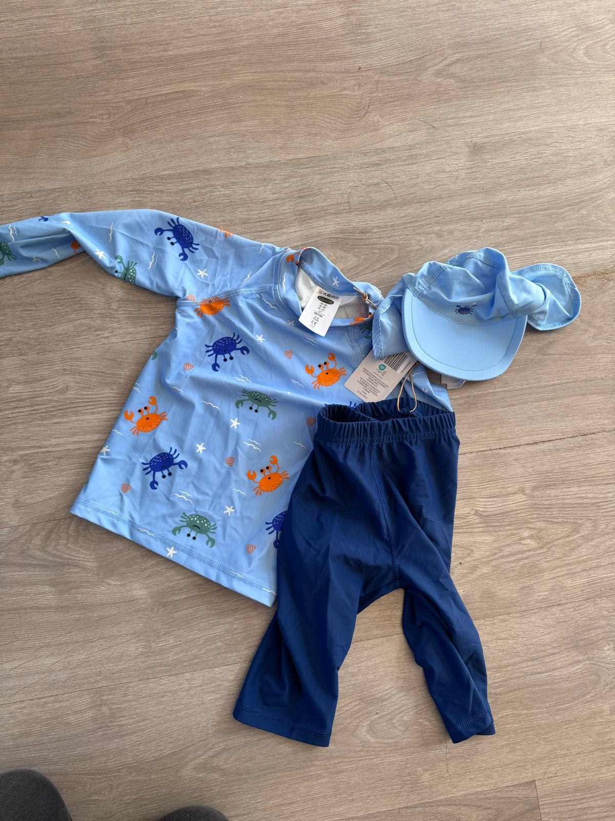 UV-zwemkleding setje met krabbenprint - Maat 98/104, Ophalen of Verzenden, UV-zwemkleding, Nieuw, Jongetje