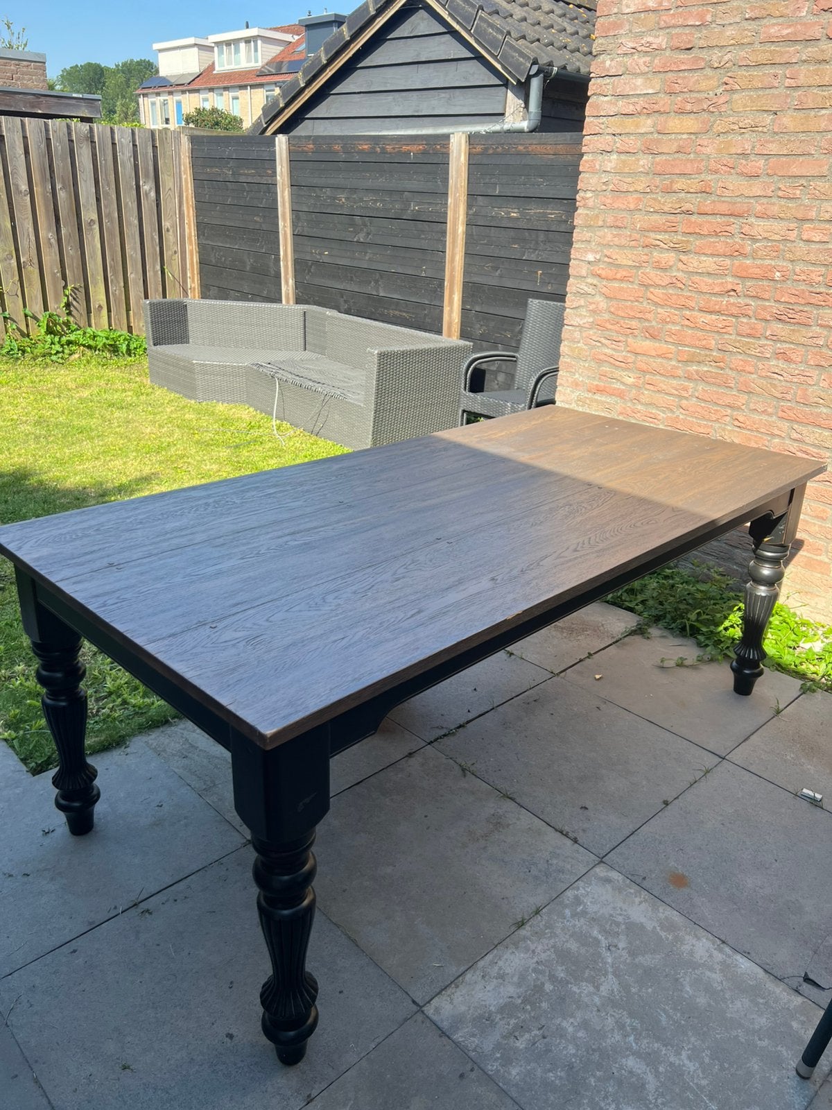 Eettafel bruin blad zwarte poot, Ophalen, Gebruikt, Rechthoekig