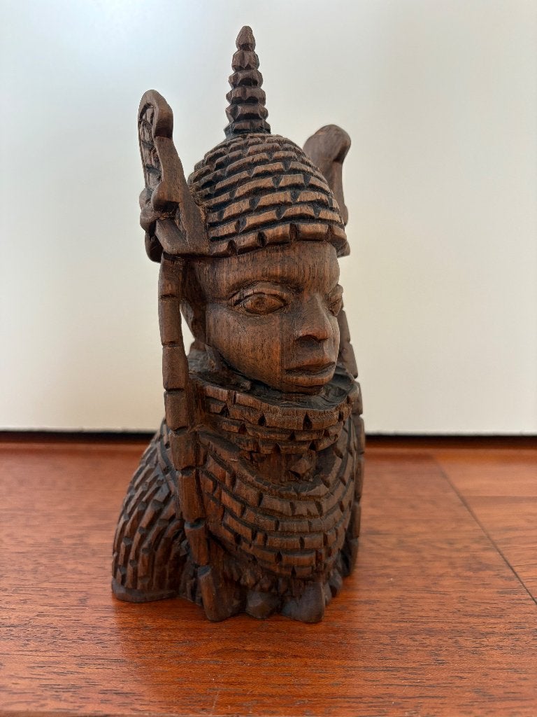 Te Koop: Afrikaans houten beeldje uit Nigeria, Antiek en Kunst, Minder dan 20 cm, Buste, Ophalen of Verzenden, Handgemaakt