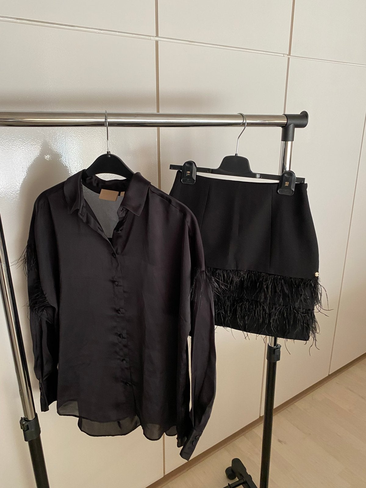 Josh V Zwarte Blouse en Rok met Veren - Maat S, Zwart, Ophalen of Verzenden, Zo goed als nieuw, Maat 36 (S)