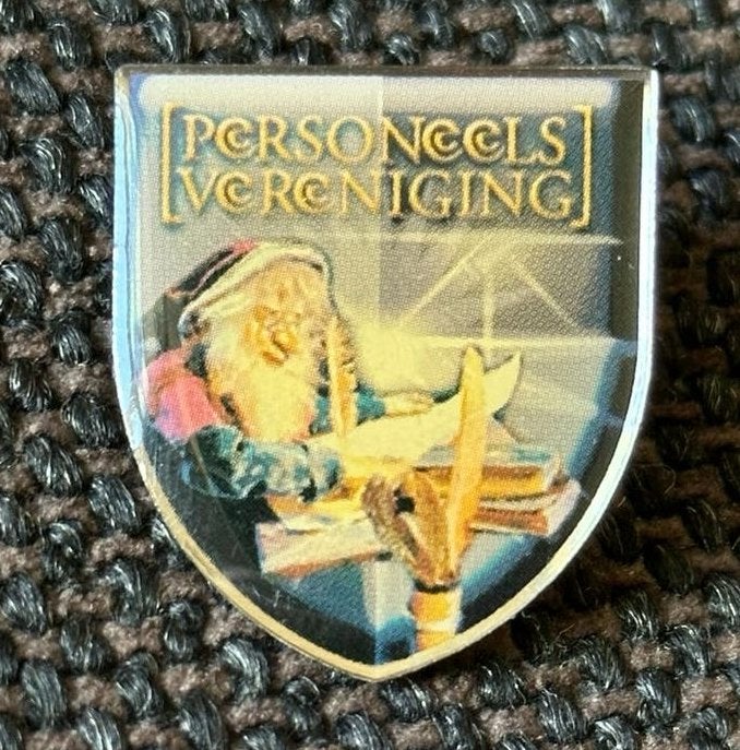 Efteling pin Personeels Vereniging, Ophalen of Verzenden, Zo goed als nieuw, Button of Speldje
