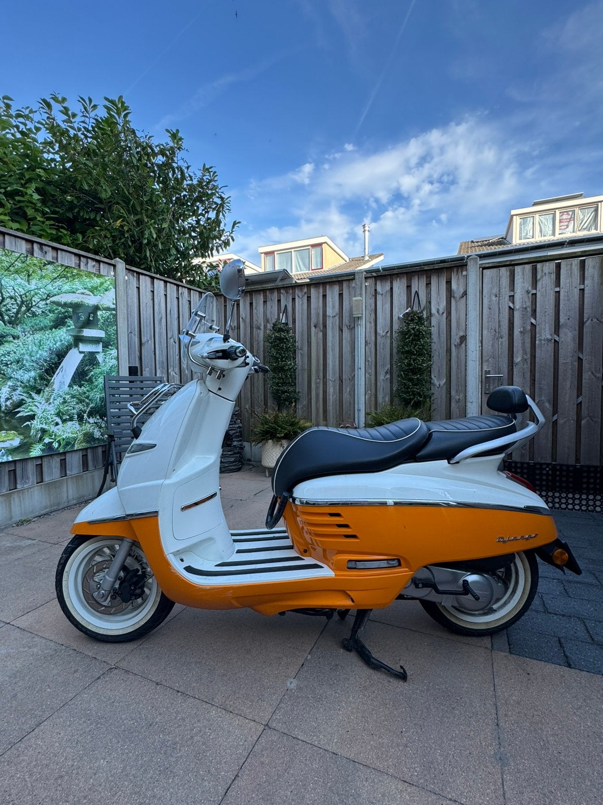 Peugeot Django Retro Wit/ Oranje, Fietsen en Brommers, Ophalen, Overige modellen, Zo goed als nieuw, Benzine