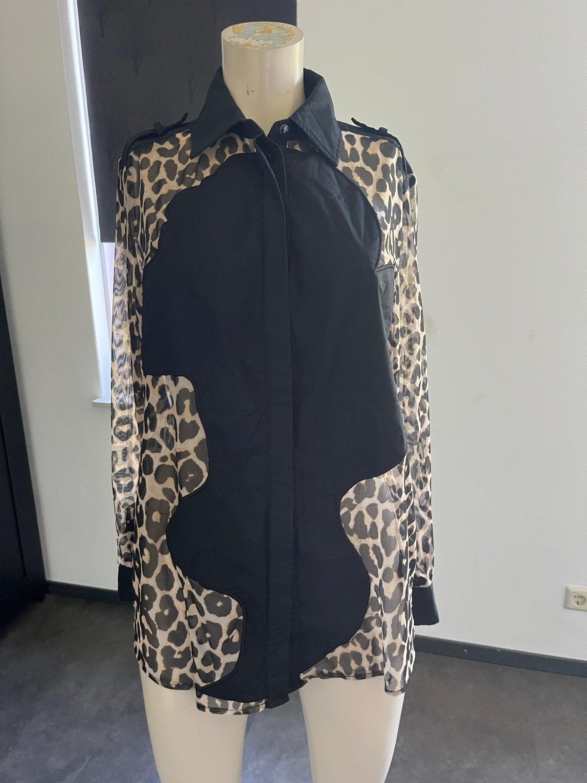 Reinders blouse met luipaardprint en zwarte details, Ophalen of Verzenden, Zo goed als nieuw, Maat 38/40 (M), Zwart