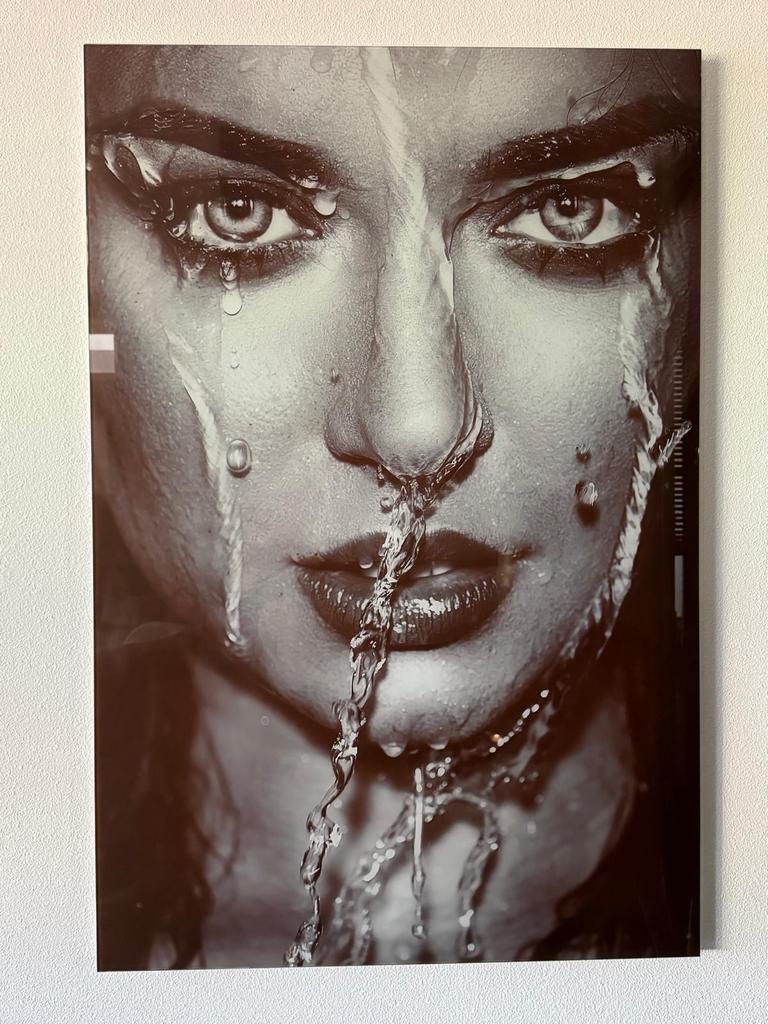Glasschilderij Vrouw Gezicht Zwart-wit 'Waterdrops' 120x80 c, Huis en Inrichting, Ophalen, Nieuw, Schilderij, 75 tot 100 cm