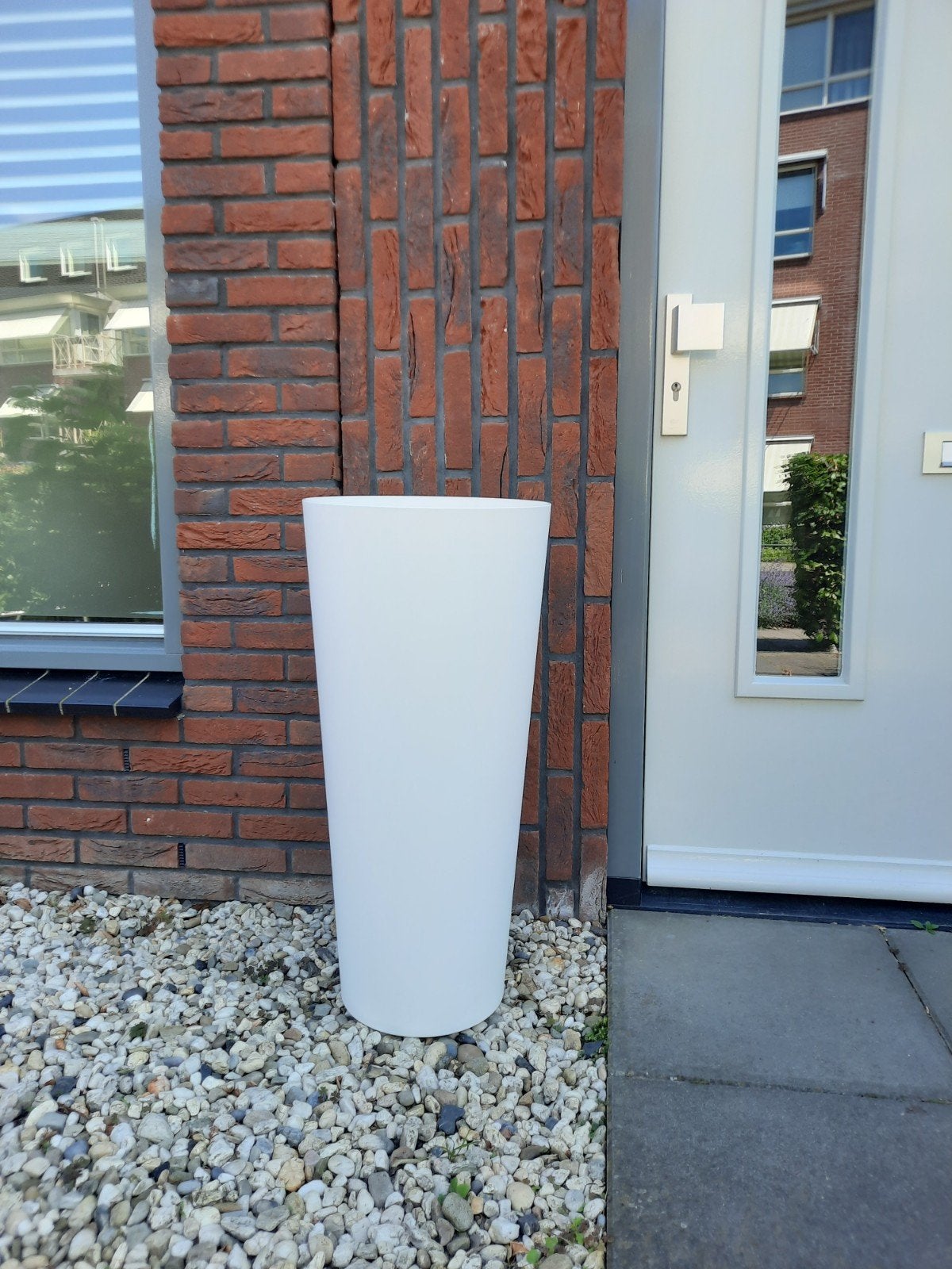 Hoge witte kunststof bloempot - 80x37 cm, Tuin en Terras, Bloempotten, Gebruikt, Kunststof, Binnen, Tuin, 70 cm of meer, 25 tot 40 cm
