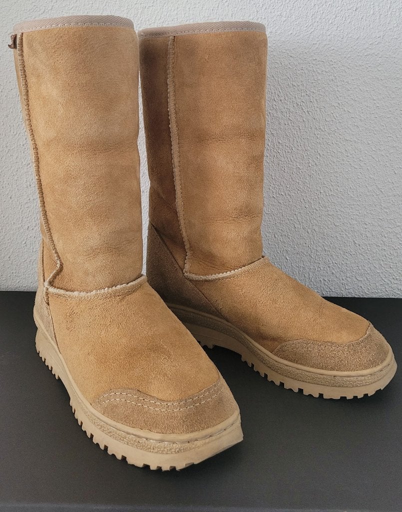 UGG maat 38, Kleding | Dames, Hoge laarzen, UGG, Beige, Ophalen of Verzenden