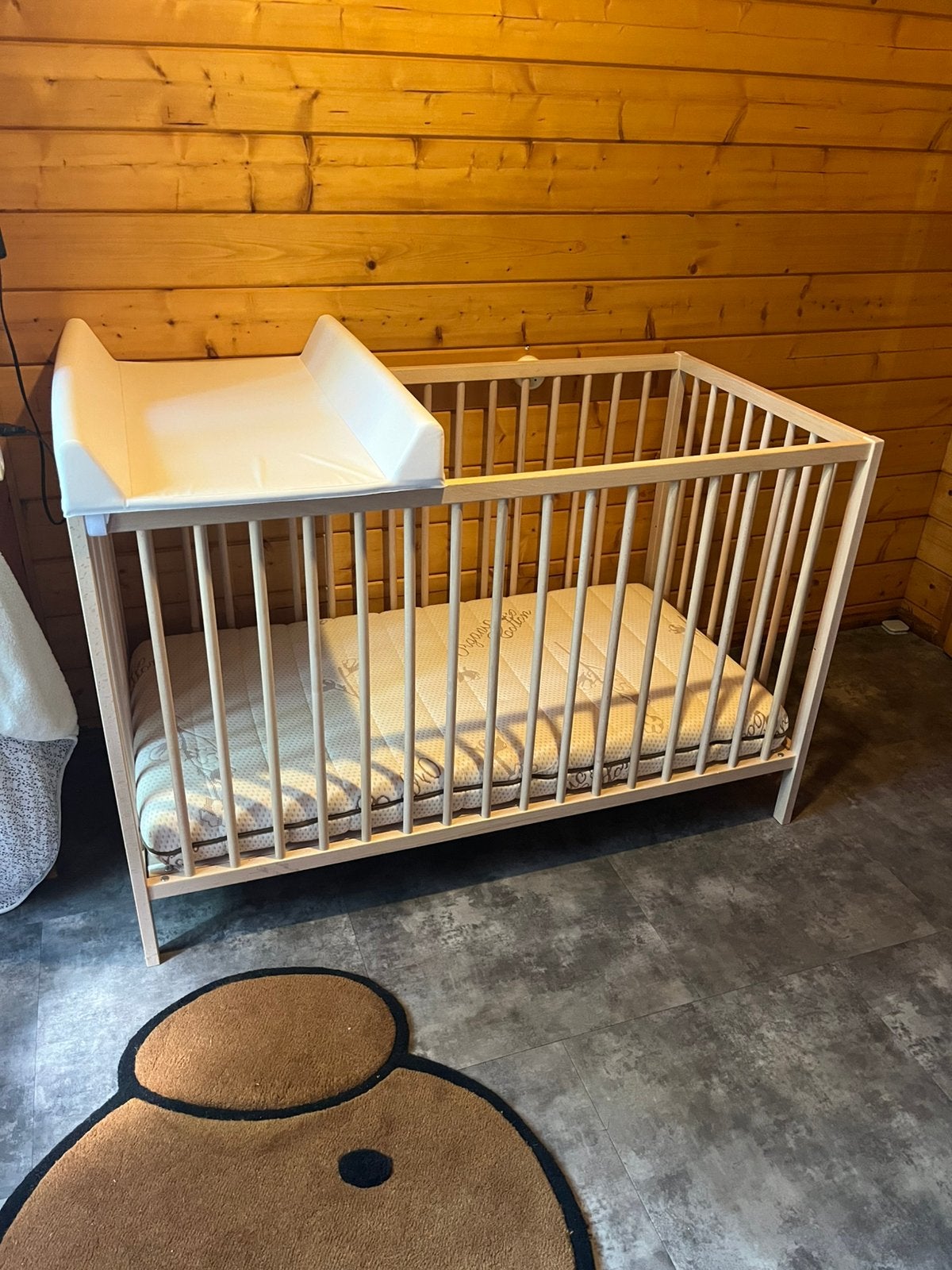 Babybedje | ledikant Sniglar | incl matras en verschoonplank, Ophalen, Zo goed als nieuw, Ledikant