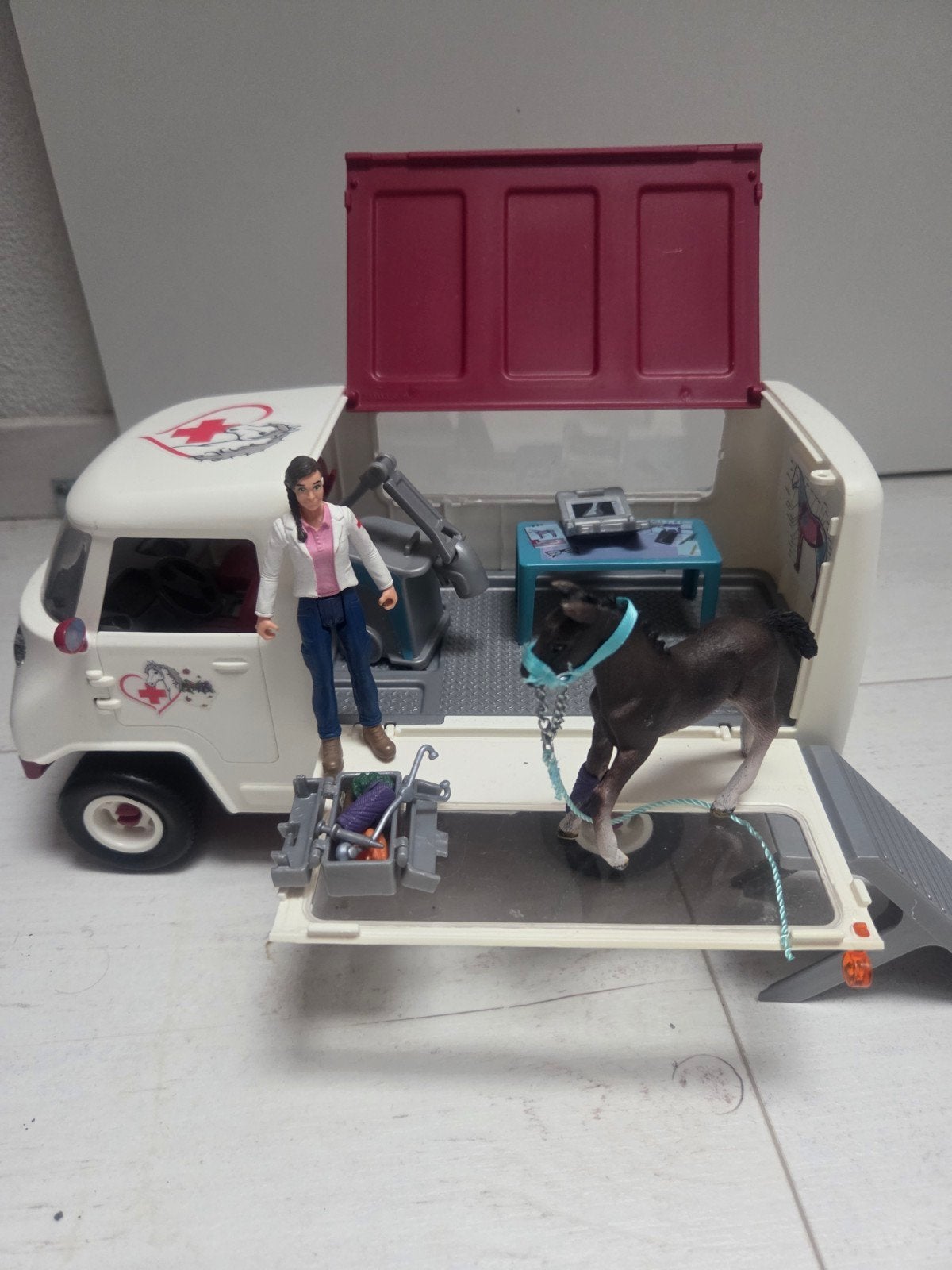 Schleich paarden ambulance, Ophalen of Verzenden, Zo goed als nieuw, Jongen of Meisje