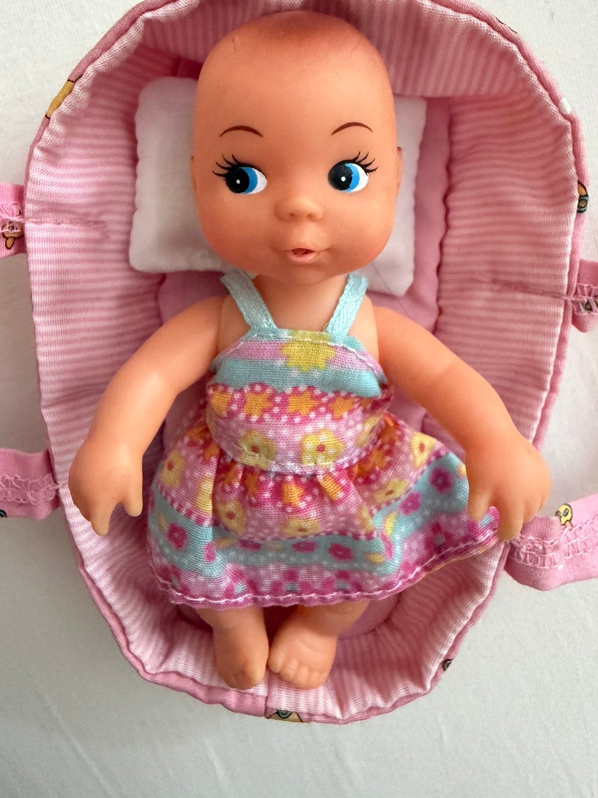 Vintage Fleur baby popje (soort Barbie) reiswieg loopauto, Kinderen en Baby's, Speelgoed | Poppen, Ophalen of Verzenden, Gebruikt