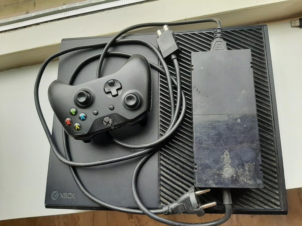 Xbox One met controller en kabels, Xbox One, Ophalen of Verzenden, Met 1 controller, 500 GB
