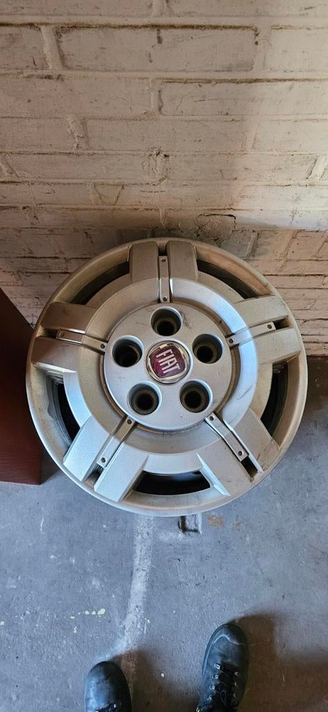 Fiat ducato velgen 16 inch met doppen  etwaarde 68, Auto diversen, Wieldoppen, Ophalen, Zo goed als nieuw