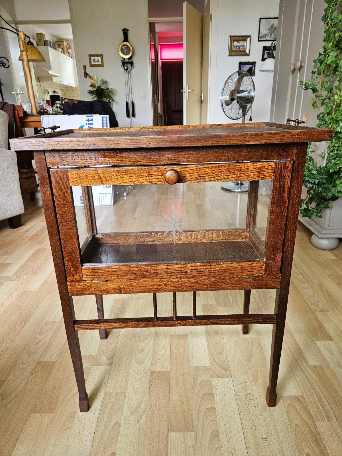 Theekastje, Antiek en Kunst, Ophalen