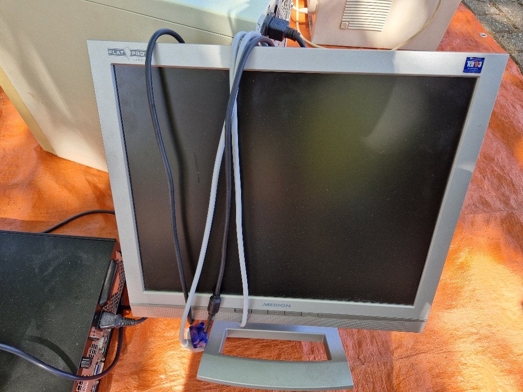 Medion MD 30999 PO 19 inch monitor, Medion, Ophalen of Verzenden, 60 Hz of minder, Gebruikt