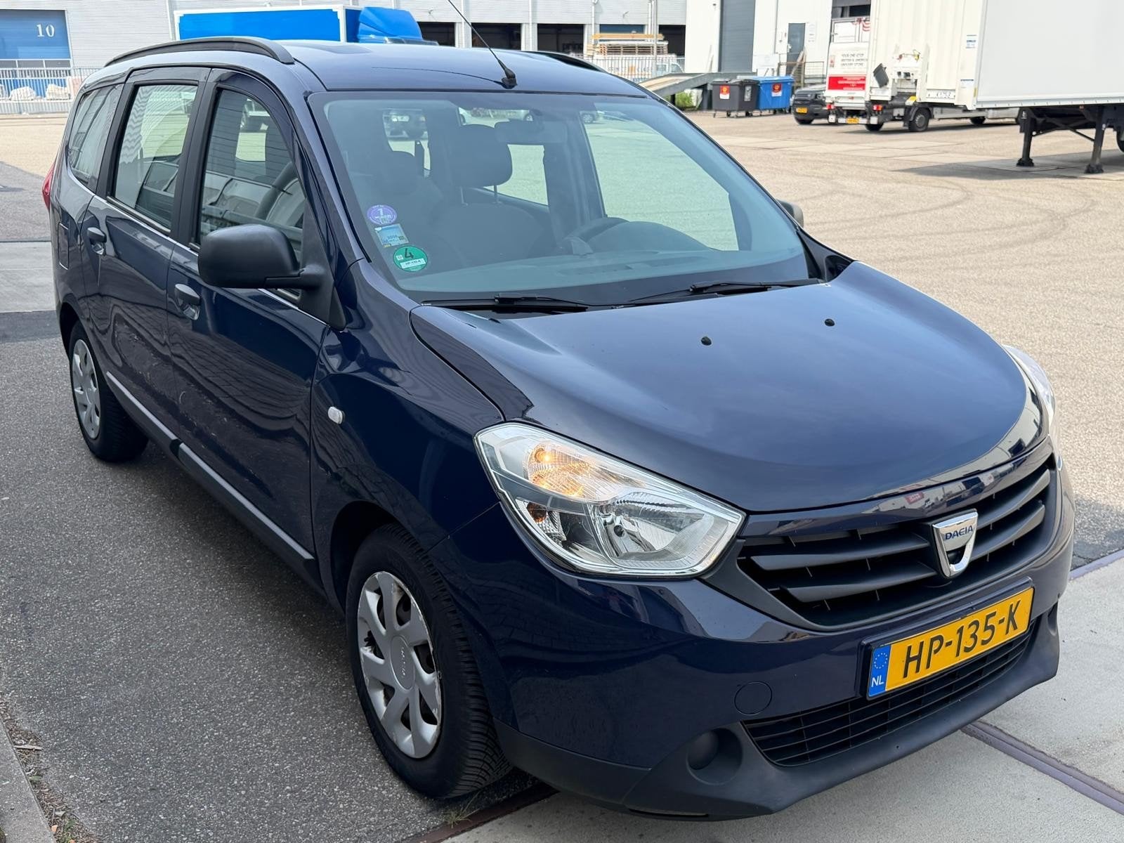 Dacia Lodgy 1.2 TCE Stepway 2015 airco apk nap dealer onderd, Auto's, Voorwielaandrijving, Dealer onderhouden, Stof, 625 kg