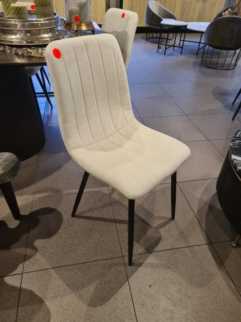 Nieuwe eetkamerstoel adore velvet off white €35p/st, Ophalen, Industrieel landelijk barok brocante koloniaal boheems vintage, .