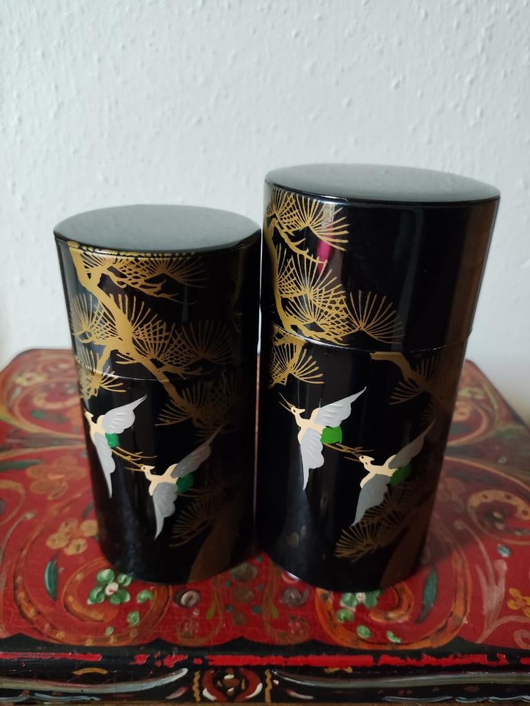 Twee prachtige vintage Japanse theebussen met kraanvogels, Antiek en Kunst, Verzenden