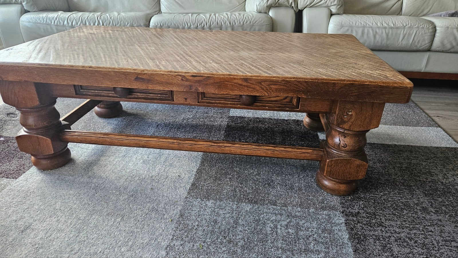 Robuuste eikenhouten salontafel met lades, Ophalen, Gebruikt, 50 tot 100 cm, 50 tot 100 cm
