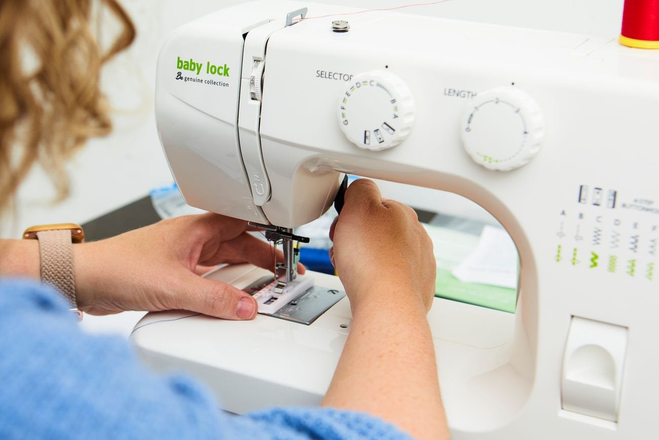 Sewing workshop Eindhoven, Ophalen, Zo goed als nieuw, Garen of Naald(en)